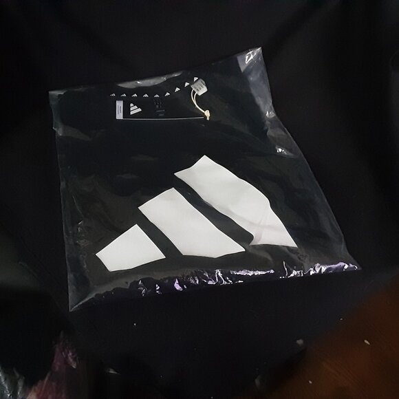 New Adidas Essentials Big Logo Men T-shirt size M Black - Picture 2 of 5